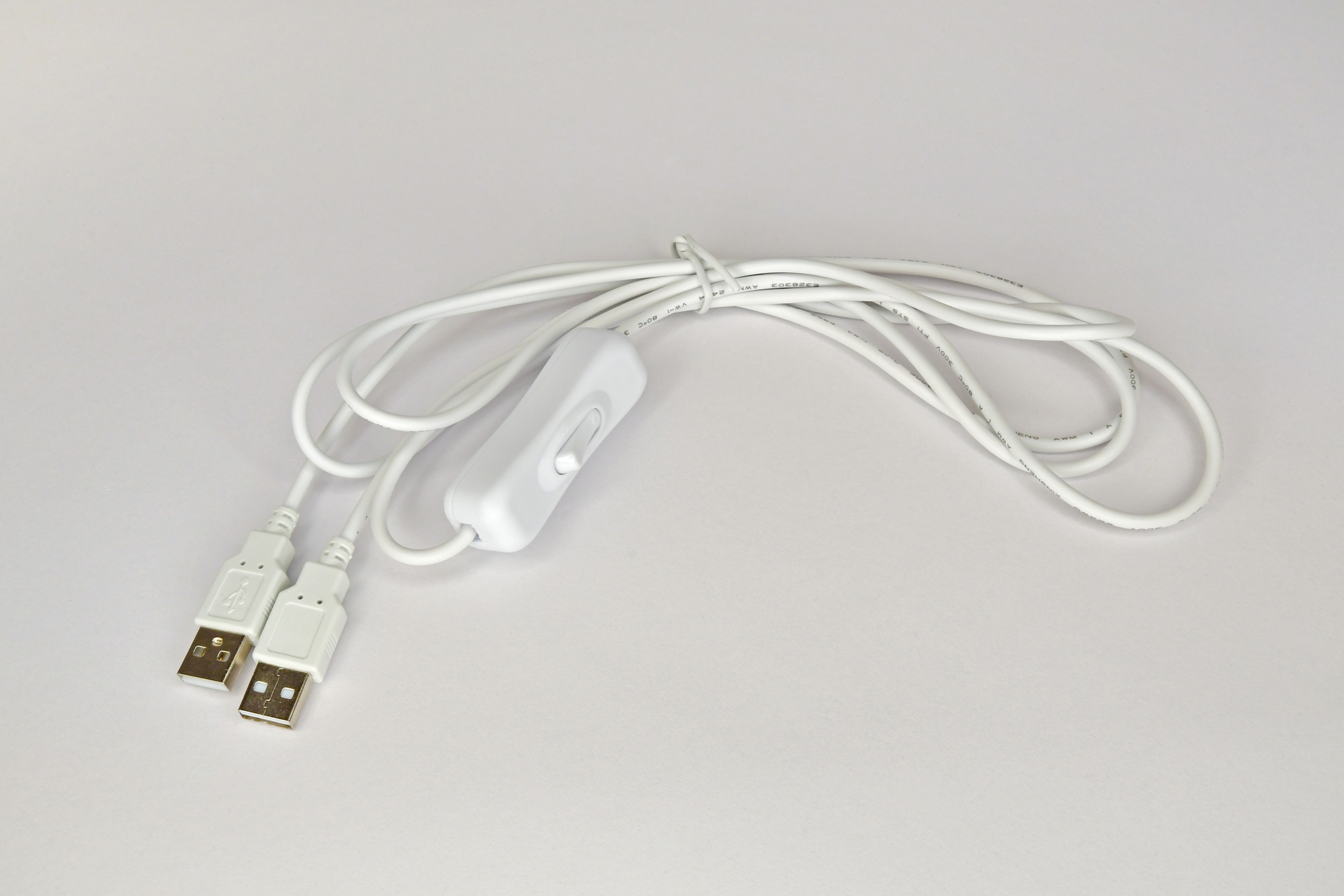 USB 2.0 Zuleitung 2m, Kabel weiß mit Schalter USB 2.0 Zuleitung 2m, Kabel weiß mit Schalter