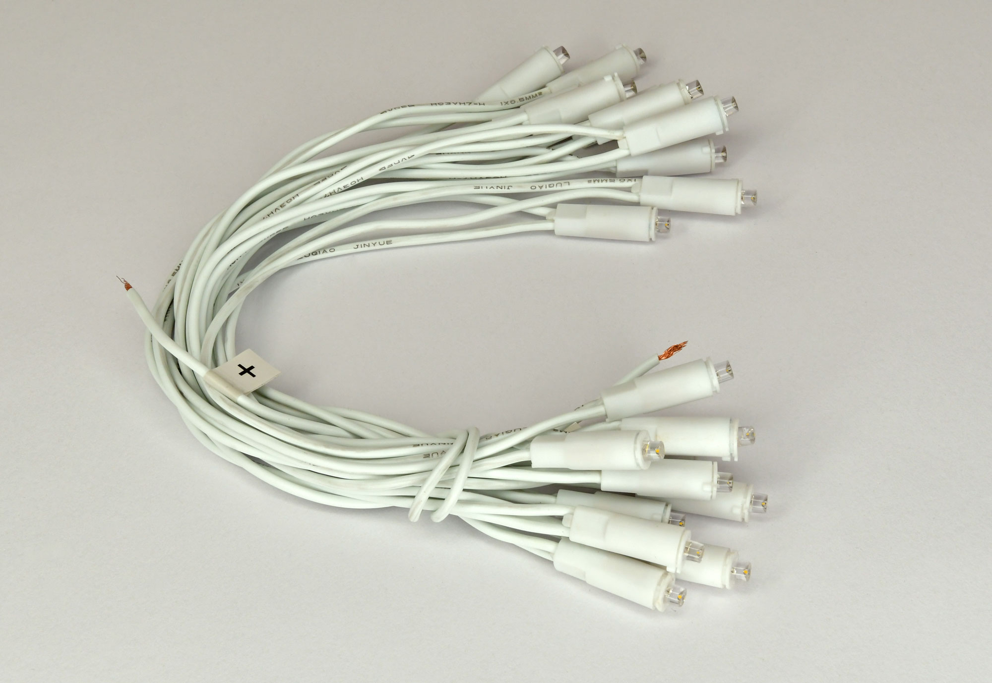 Hochvolt Lichterkette 20-fach 220V ohne Stecker Hochvolt Lichterkette 20-fach 220V ohne Stecker
