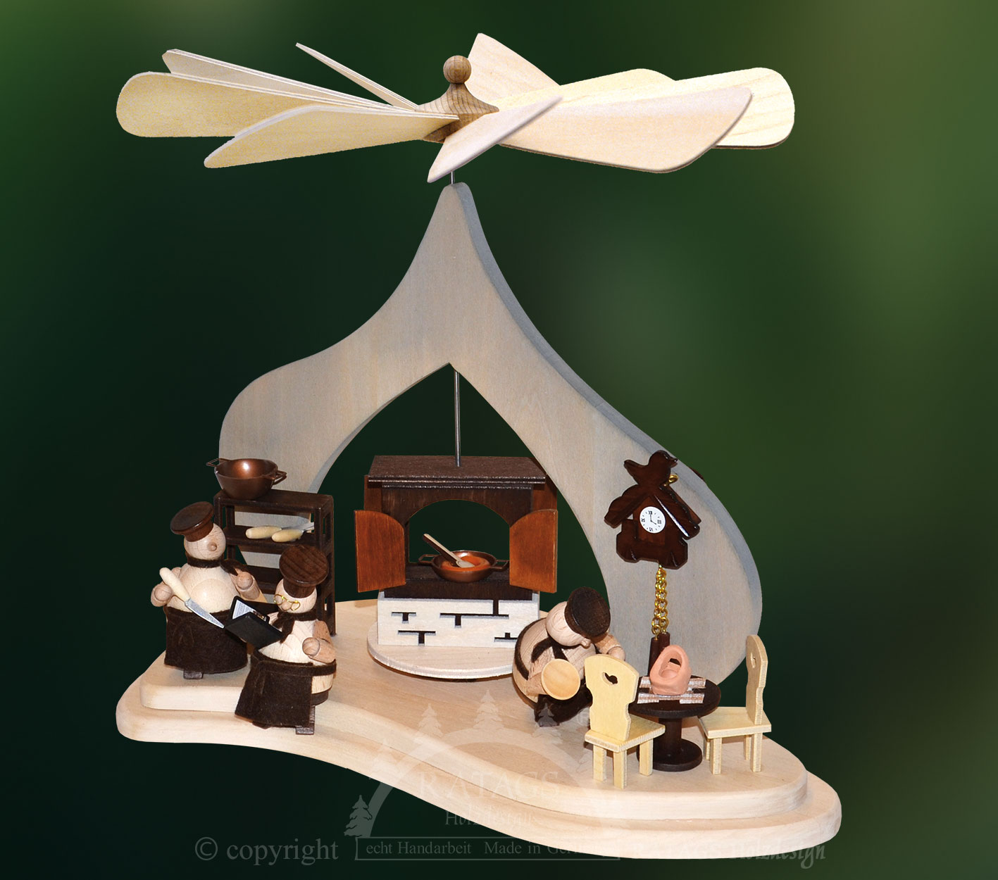 Massivholzpyramide, Molli-Bäckerei NEU 2015, Molli-Bäckerei, modern