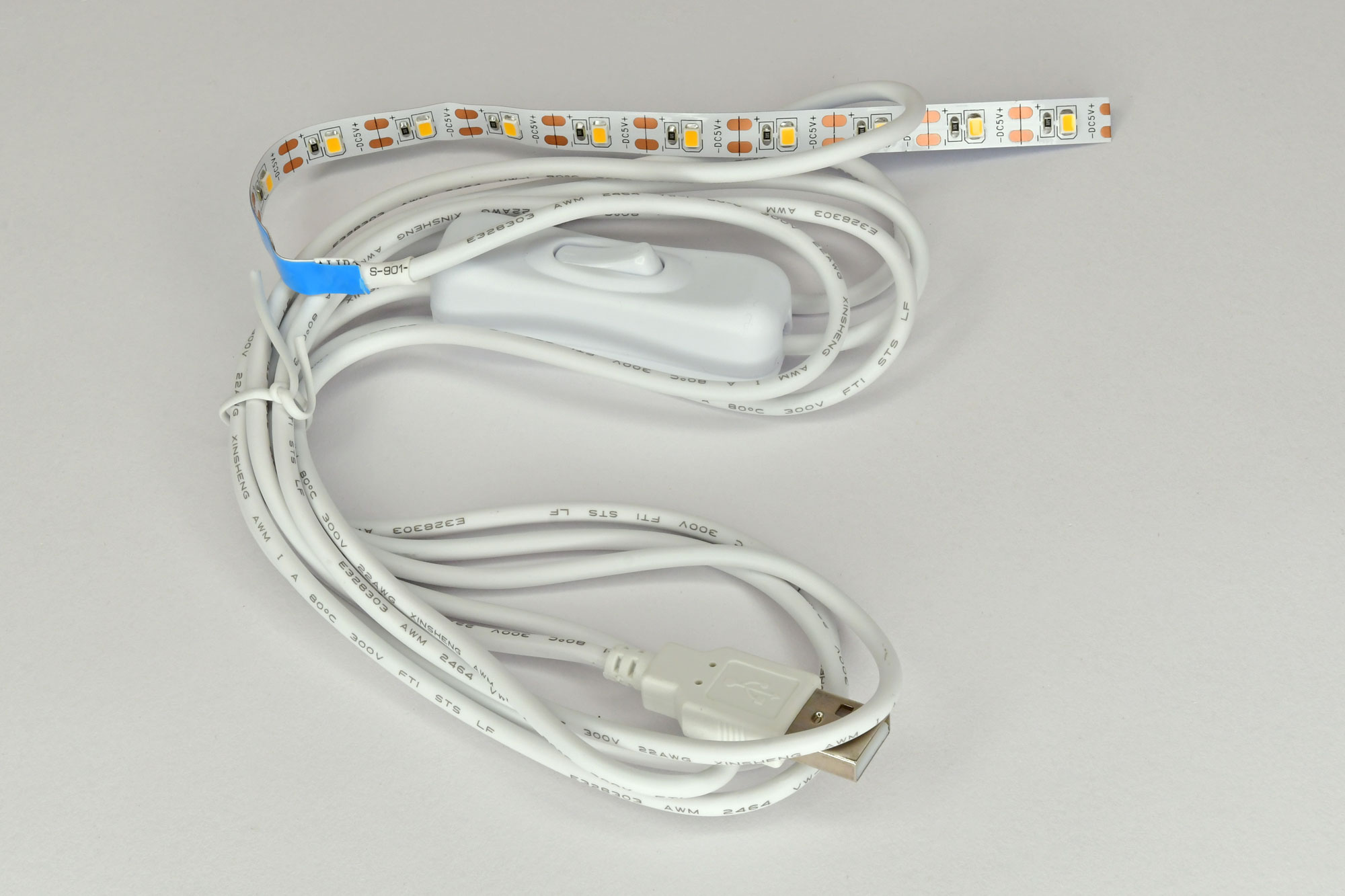 USB LED-Stripe, Länge 20cm, Halb-USB, Kabel 2,50 Meter, IP20, USB-Stecker mnl. USB LED-Stripe, Länge 20cm, Halb-USB, Kabel 2,50 Meter, IP20, USB-Stecker mnl.