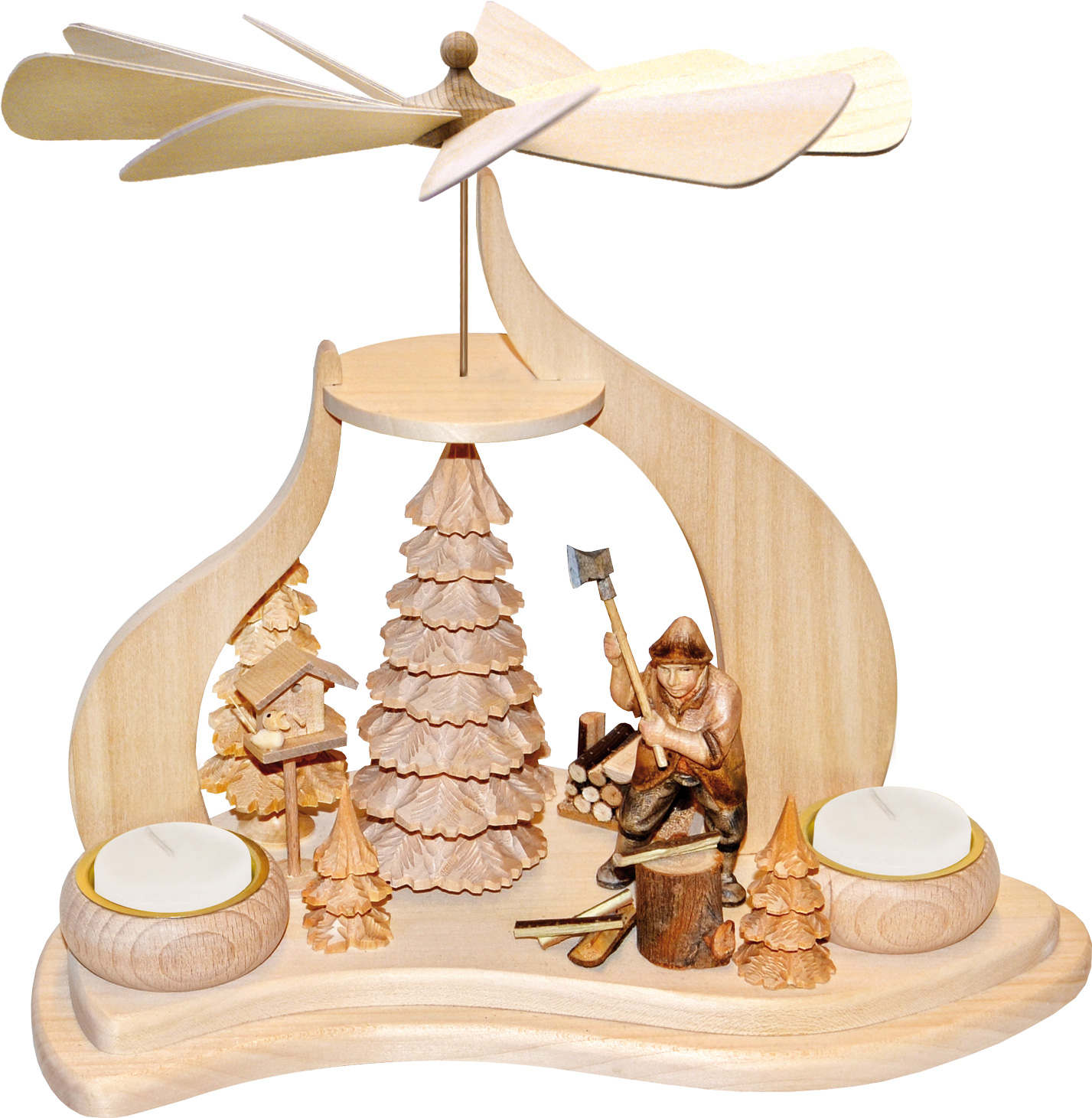 Massivholzpyramide, Waldarbeiter, geschnitzte Bäume