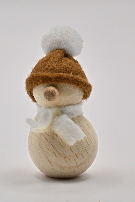 Schneemann mini, braun/weiße Mütze H cca 4 cm Schneemann mini, braun/weiße Mütze H cca 4 cm