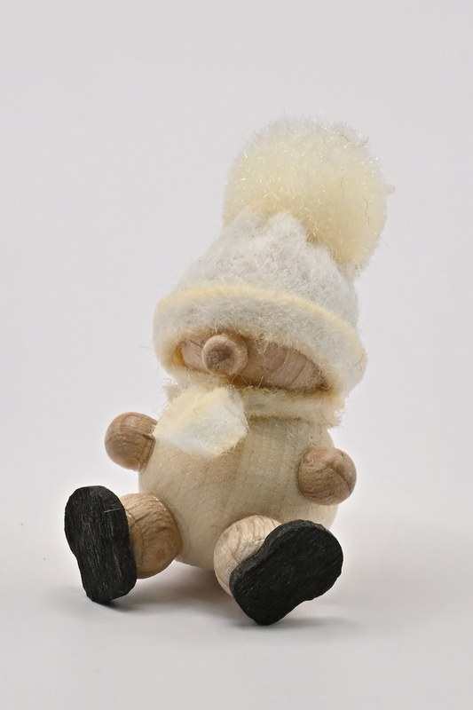 Schneemann mini, sitzend, weiße Mütze H 4 cm