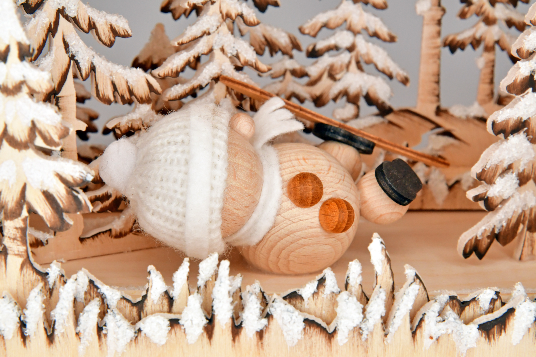 Raumleuchte gr., Schneemänner im Wald farbig braun, Raureif