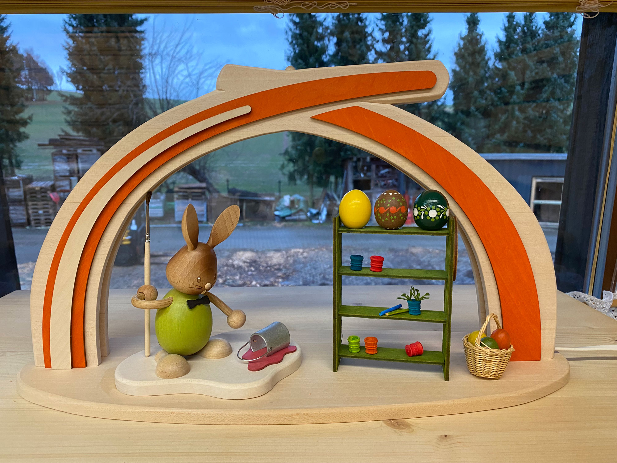 Massivholzbogen Ostern, Stupsi, Glocke, LED-Stripe