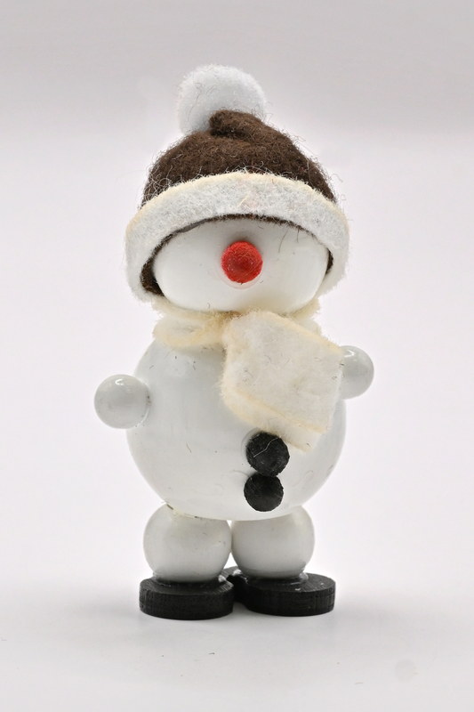 Schneemann nweiß, stehend braune Mütze, H 6 cm Schneemann nweiß, stehend braune Mütze, H 6 cm