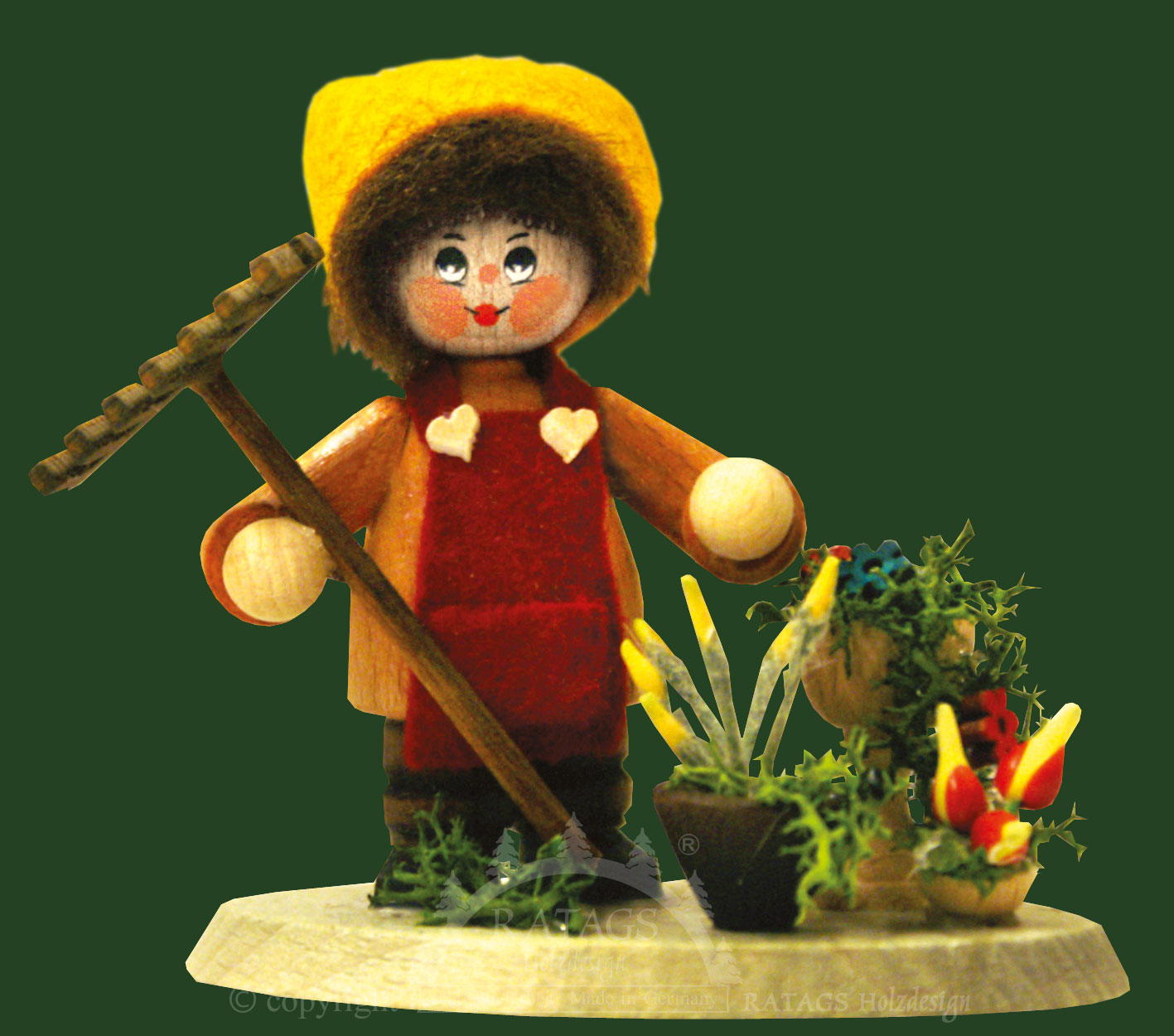 Sammler-Püppchen, Mädchen mit Rechen und Blumen Sammler-Püppchen, Mädchen mit Rechen und Blumen