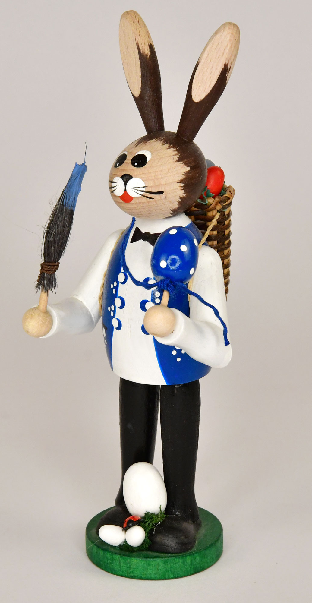 Osterhase mit Pinsel und Ei Osterhase mit Pinsel und Ei