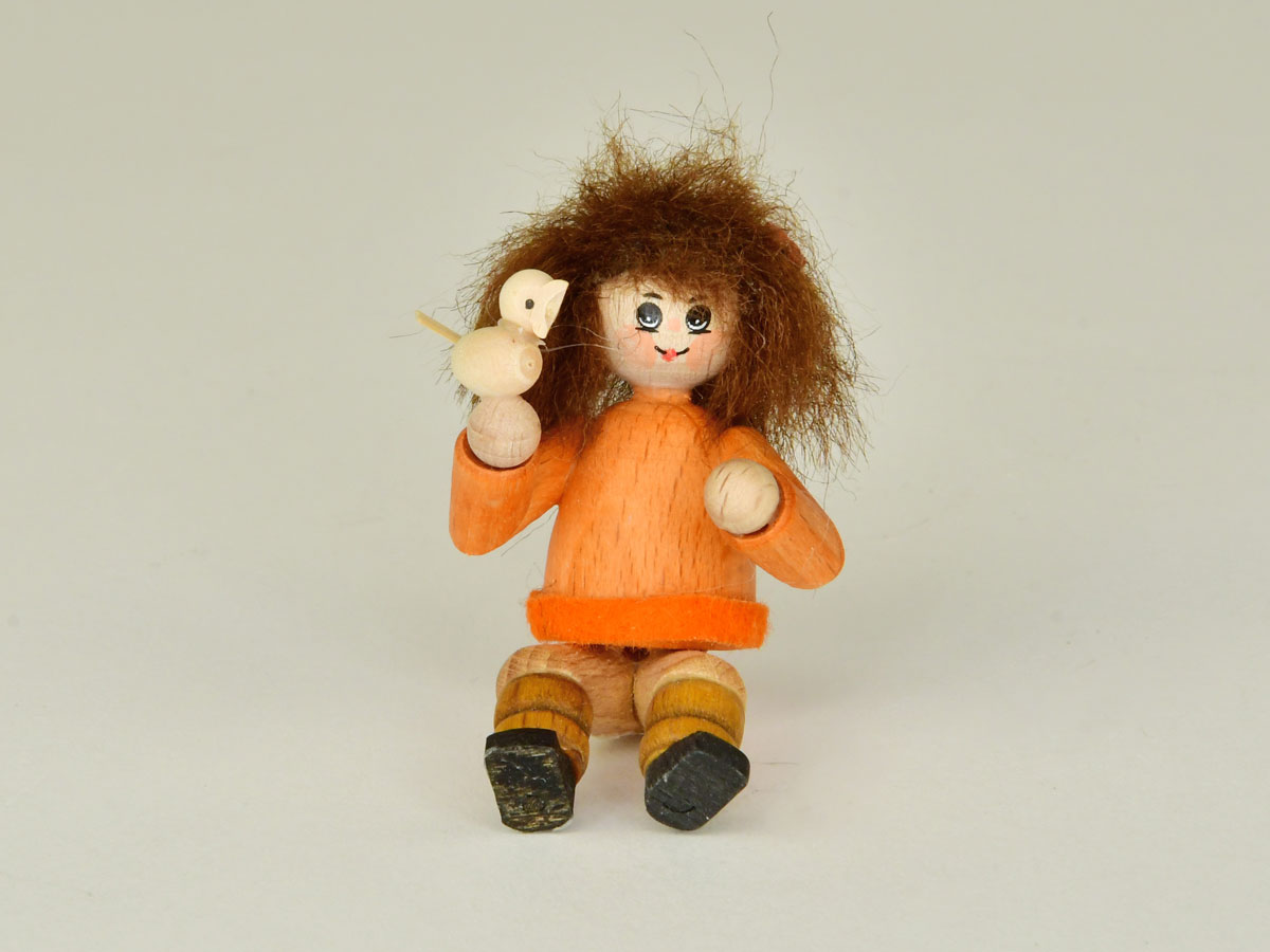 Figur sitzend mit Vögelchen, orange, RATAGS-Figur Figur sitzend mit Vögelchen, orange, RATAGS-Figur