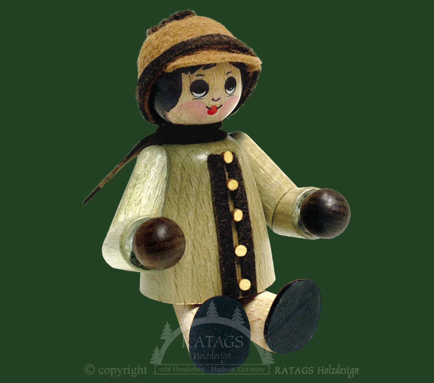 Figur groß, Junge mit Mütze, sitzend Figur groß, Junge mit Mütze, sitzend